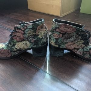 Diba Floral Dixie booties